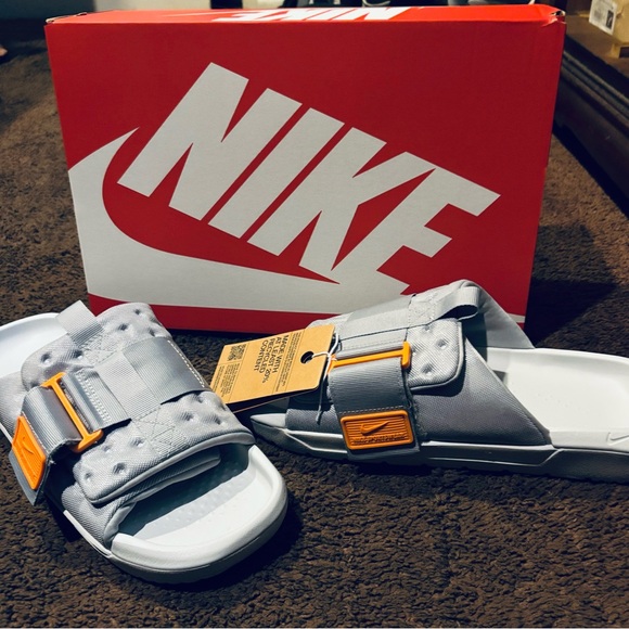 NWT MEN’S/WOMEN’S UNISEX NIKE GRAY/WHITE/ORANGE SLIDES - Picture 2 of 3